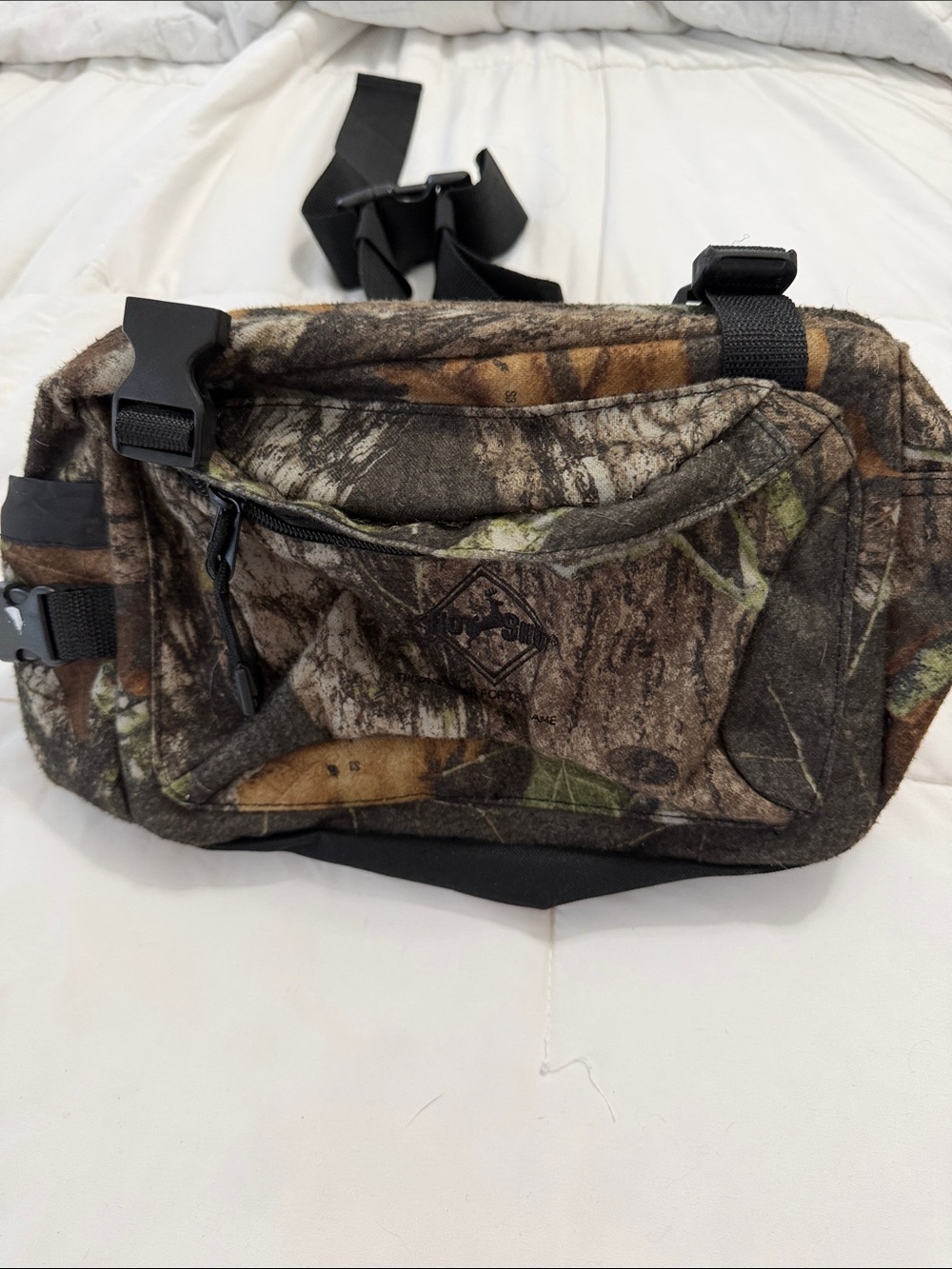 Hot Shot Trophy Gear for trophy Game Hunting Camo Bag Green